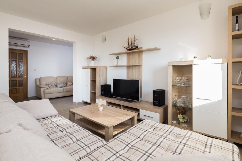 Apartment Marelux Kastela Exterior photo